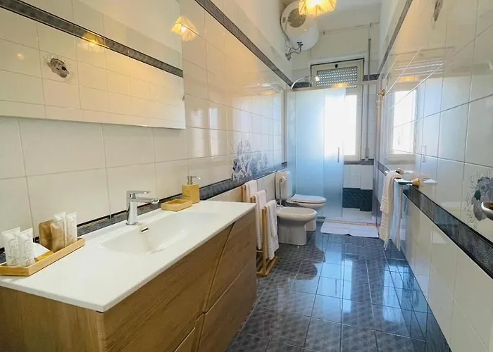 Domenica Apartment *
